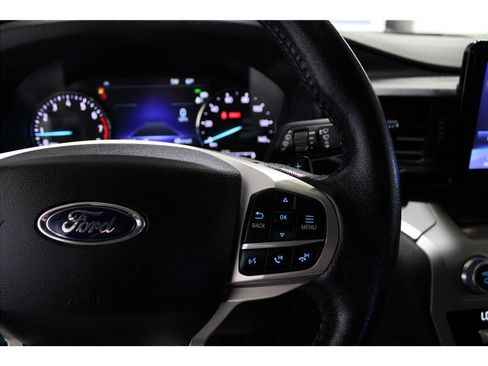 Used 2020 Ford Explorer XLT image 27