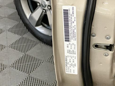 Used 2015 Jeep Grand Cherokee Overland AWD/4WD image 12