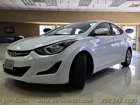 Used 2016 Hyundai Elantra SE FWD image 2