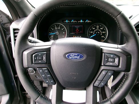 Used 2017 Ford F150 XLT w/ Equipment Group 302A Luxury AWD/4WD image 18