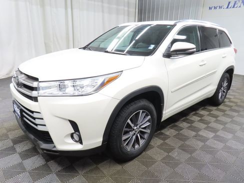 Used 2018 Toyota Highlander XLE image 7