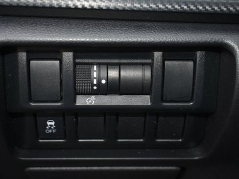 Used 2019 Subaru Crosstrek 2.0i image 16