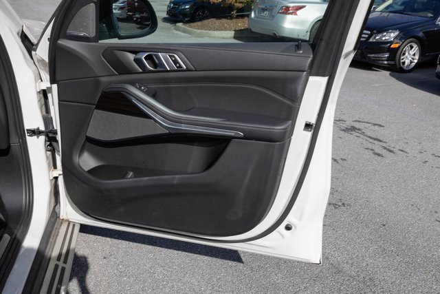 Used 2024 BMW X5 xDrive50e AWD/4WD image 15