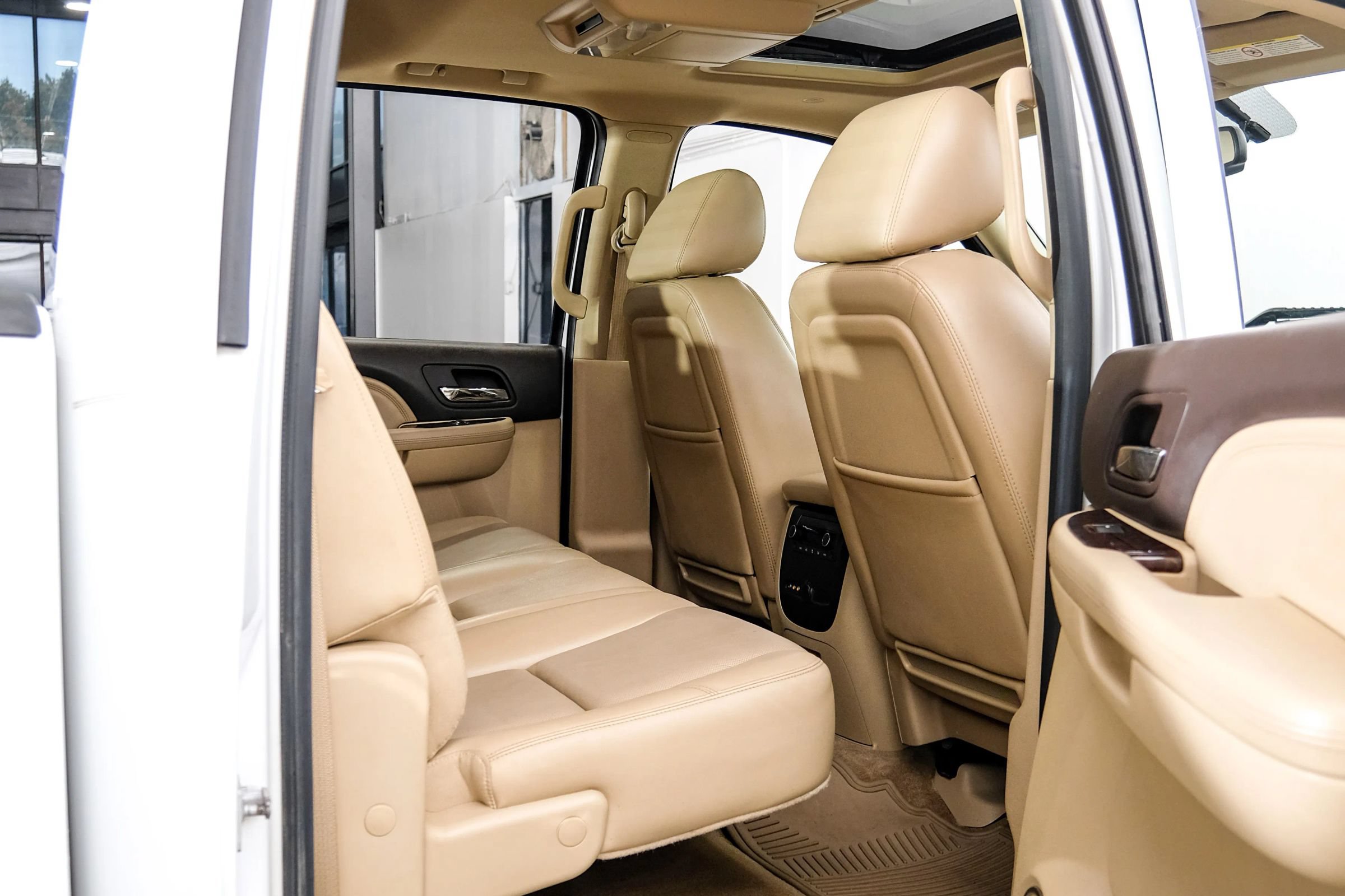 Used 2012 GMC Sierra 3500 Denali AWD/4WD image 44