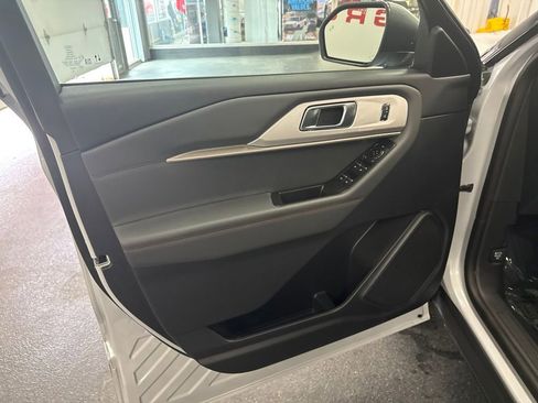 New 2026 Ford Explorer Active AWD/4WD image 16