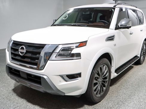 Used 2022 Nissan Armada Platinum image 36