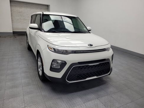Used 2020 Kia Soul S FWD image 14
