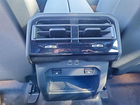 New 2026 BMW 540i xDrive w/ Executive Package image 28