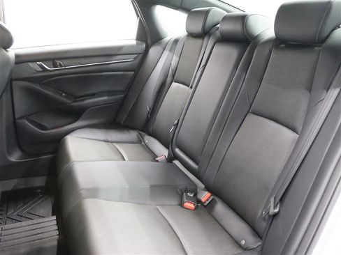 Used 2018 Honda Accord Sport image 10