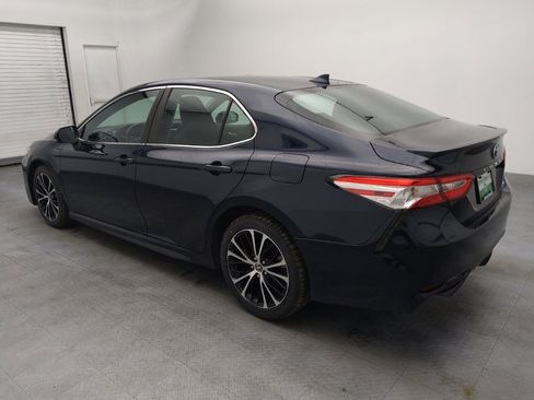 Used 2020 Toyota Camry SE image 3
