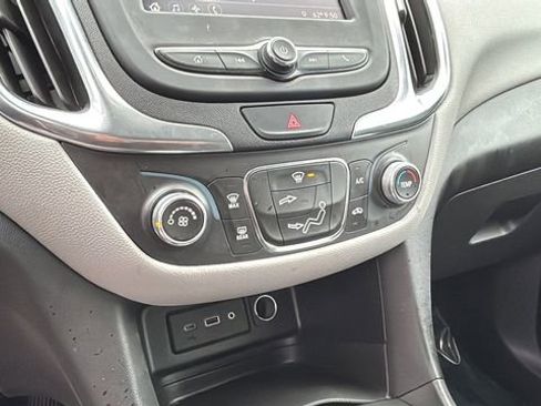 Used 2021 Chevrolet Equinox LS w/ LS Convenience Package image 30