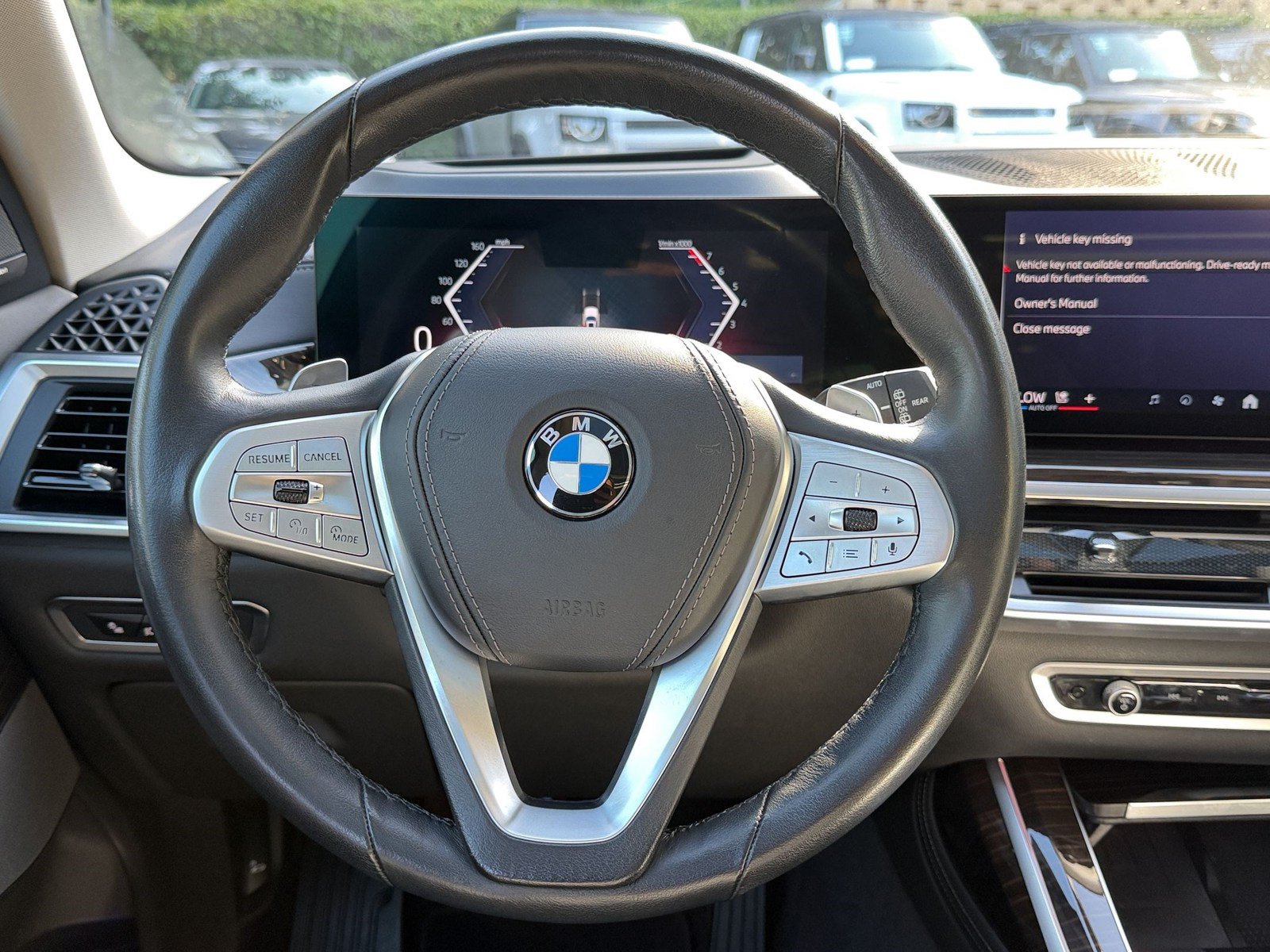Used 2024 BMW X7 xDrive40i w/ Premium Package AWD/4WD image 11