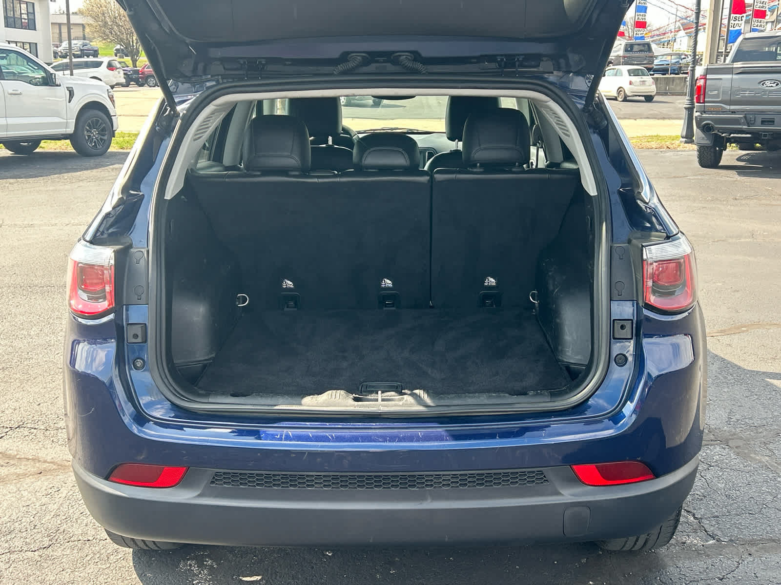Used 2018 Jeep Compass Latitude w/ Popular Equipment Group FWD image 6