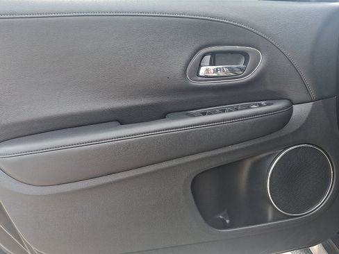 Used 2017 Honda HR-V EX-L image 12