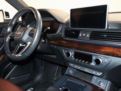Used 2019 Audi Q5 2.0T Premium Plus w/ Premium Plus Package AWD/4WD image 58