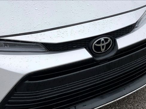 Used 2024 Toyota Corolla LE image 29