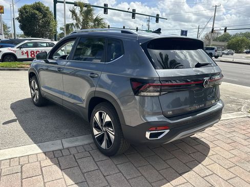 New 2026 Volkswagen Taos SE AWD/4WD image 9