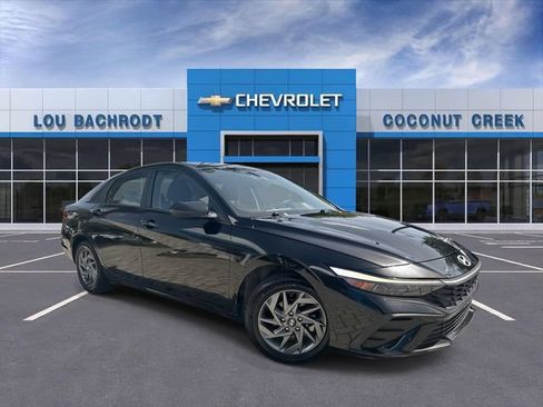Used 2024 Hyundai Elantra SEL FWD image 1