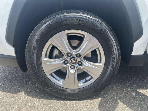 Used 2024 Toyota RAV4 XLE FWD image 28