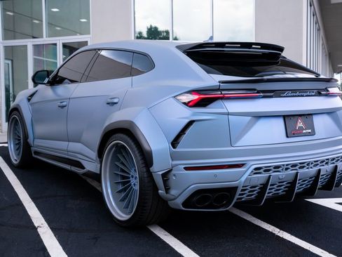 Used 2022 Lamborghini Urus AWD/4WD image 22