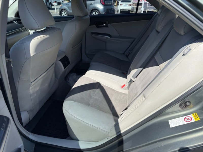 Used 2012 Toyota Camry XLE w/ Leather Pkg FWD image 14