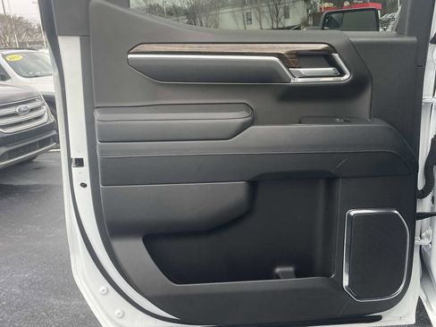 Used 2025 GMC Sierra 1500 Elevation w/ Preferred Package image 11