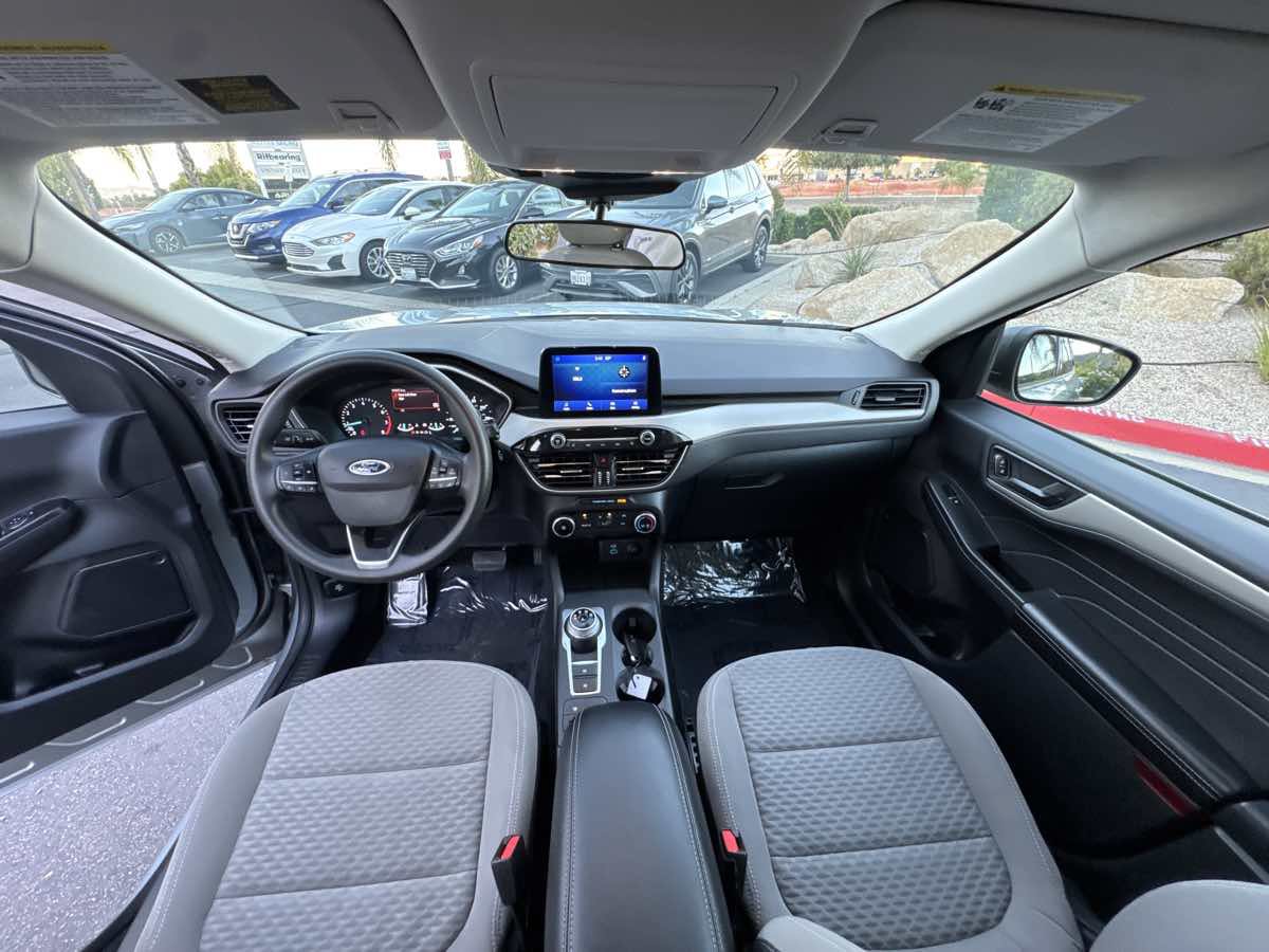 Used 2022 Ford Escape SE FWD image 6