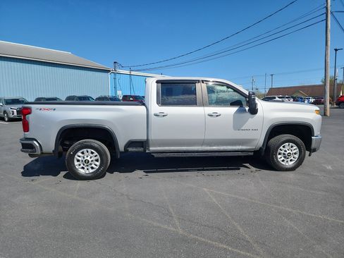 Used 2022 Chevrolet Silverado 2500 LT w/ Convenience Package AWD/4WD image 9