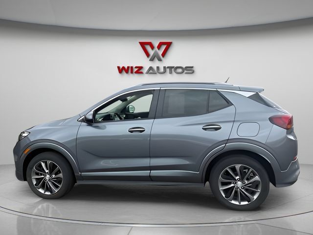 Used 2022 Buick Encore GX Select w/ Sport Touring Package FWD image 2