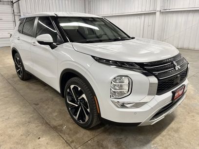 Used 2024 Mitsubishi Outlander SE
