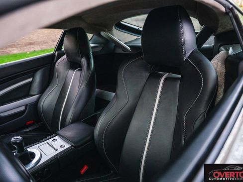 Used 2017 Aston Martin V12 Vantage S image 24