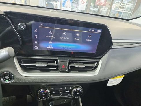New 2026 Chevrolet TrailBlazer LT w/ Convenience Package FWD image 18