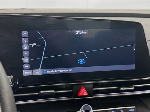 Used 2024 Hyundai Elantra SEL image 19