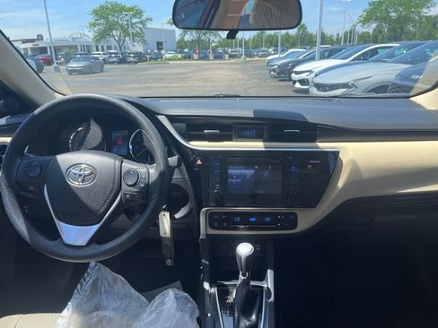 Used 2017 Toyota Corolla LE FWD image 17