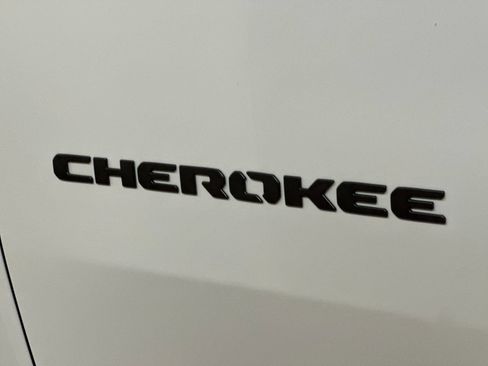 New 2026 Jeep Cherokee Overland w/ Advanced Pro Tech Group AWD/4WD image 26
