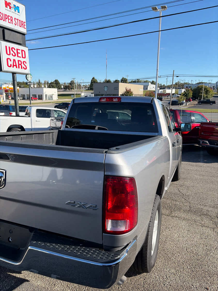 Used 2024 RAM 1500 Classic SLT AWD/4WD image 15