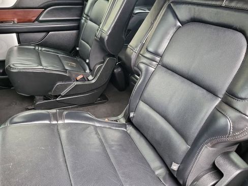 Used 2021 Lincoln Navigator Reserve image 14