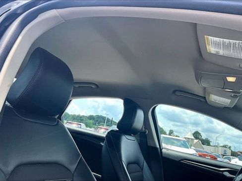 Used 2018 Ford Fusion SE w/ Equipment Group 201A FWD image 26