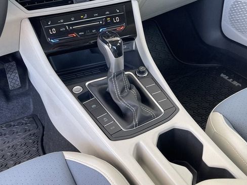 New 2025 Volkswagen Jetta SE image 27
