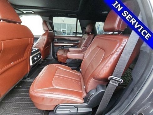 Used 2022 Ford Expedition Limited image 10
