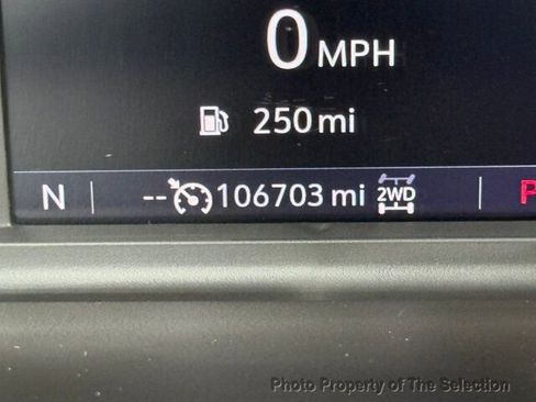 Used 2021 Chevrolet Tahoe LT w/ Signature Plus Package w/ LT Signature Package image 26