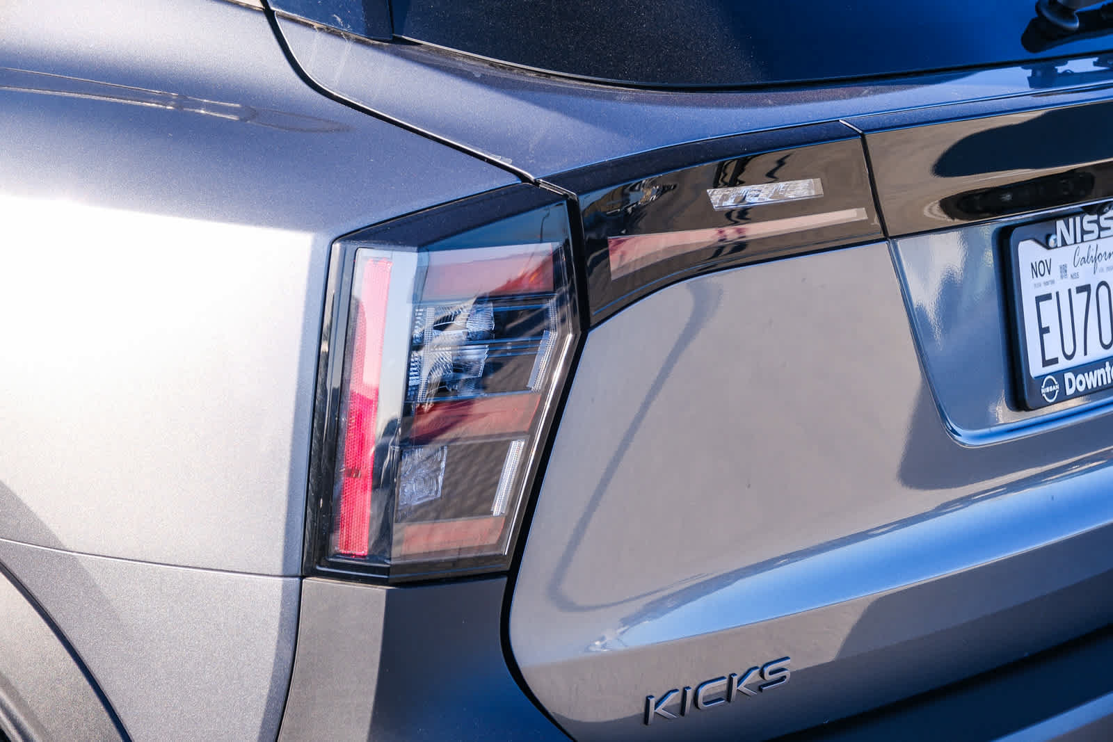 Used 2026 Nissan Kicks SR FWD image 7