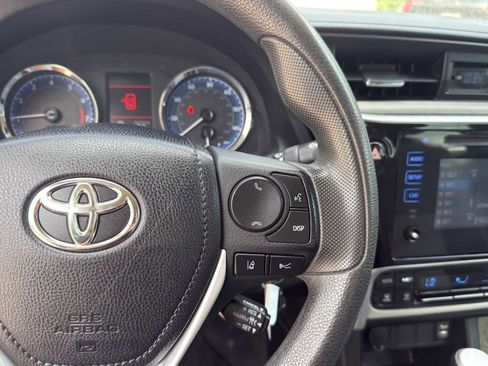 Used 2017 Toyota Corolla LE FWD image 15