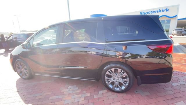 Certified 2025 Honda Odyssey Touring image 7