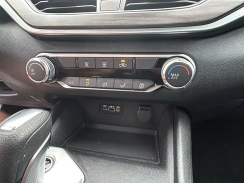 Used 2025 Nissan Altima 2.5 SV FWD image 22