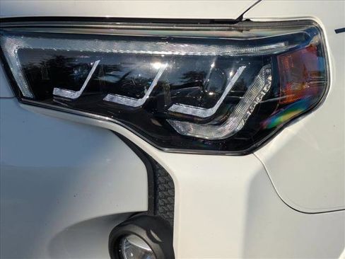 Used 2021 Toyota 4Runner SR5 Premium w/ Moonroof Package AWD/4WD image 6