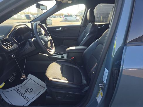 Used 2023 Ford Escape ST-Line Select w/ Tech Pack #2 image 4