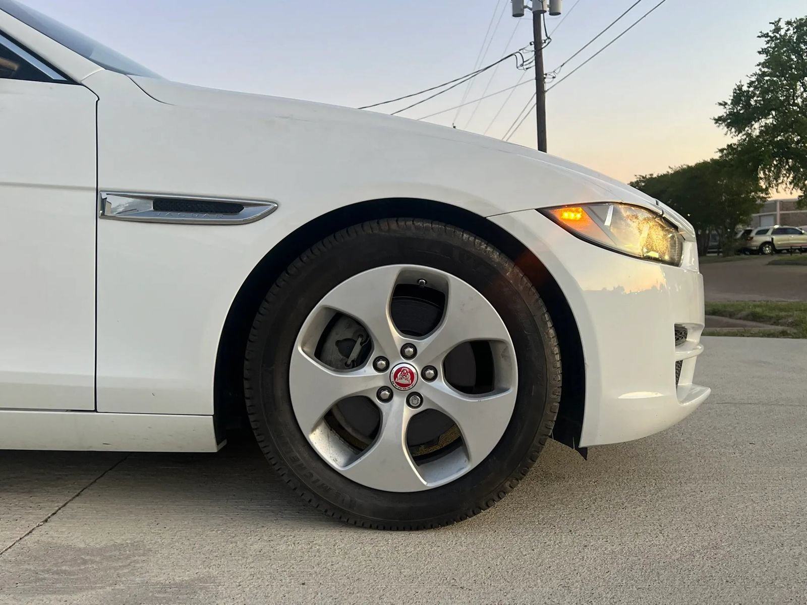 Used 2017 Jaguar XE RWD image 52