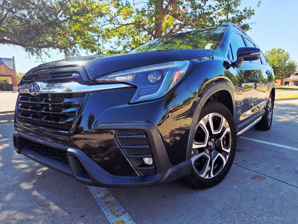 Used 2023 Subaru Ascent Limited AWD/4WD image 3