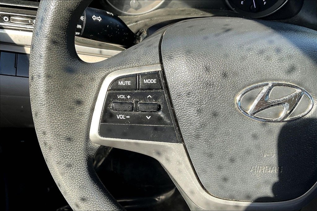 Used 2017 Hyundai Elantra SE FWD image 11